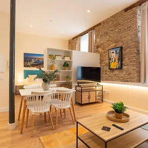 https://arenal-beach-by-ele-apartments.es-andalucia.com