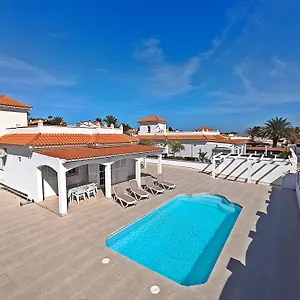 https://villa-luna-golf.in-canary-islands.com